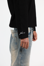 John 1 : 5 Longsleeve Black